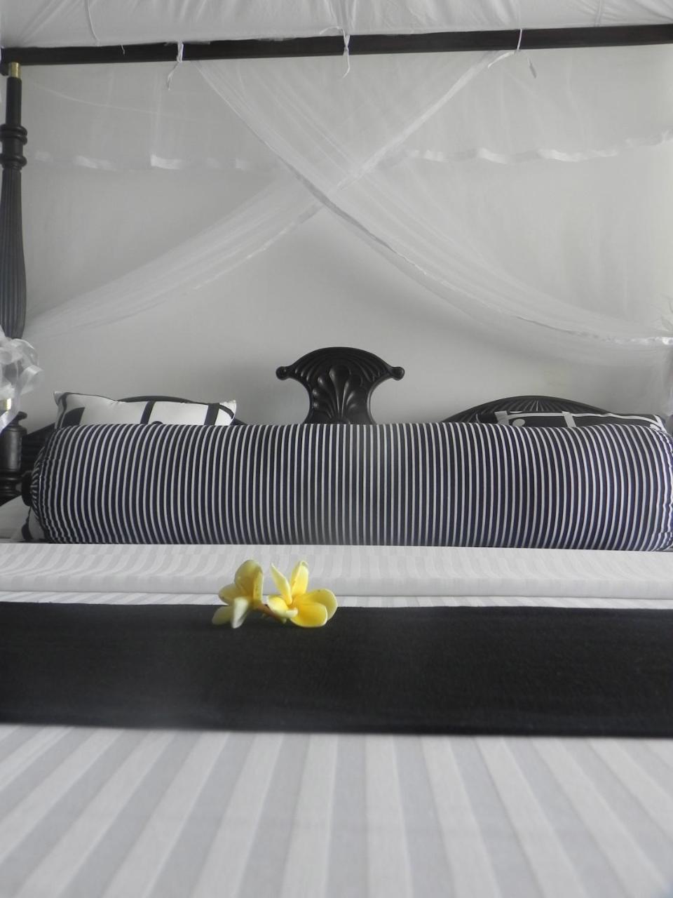 Amanda Beach Villas Unawatuna Esterno foto